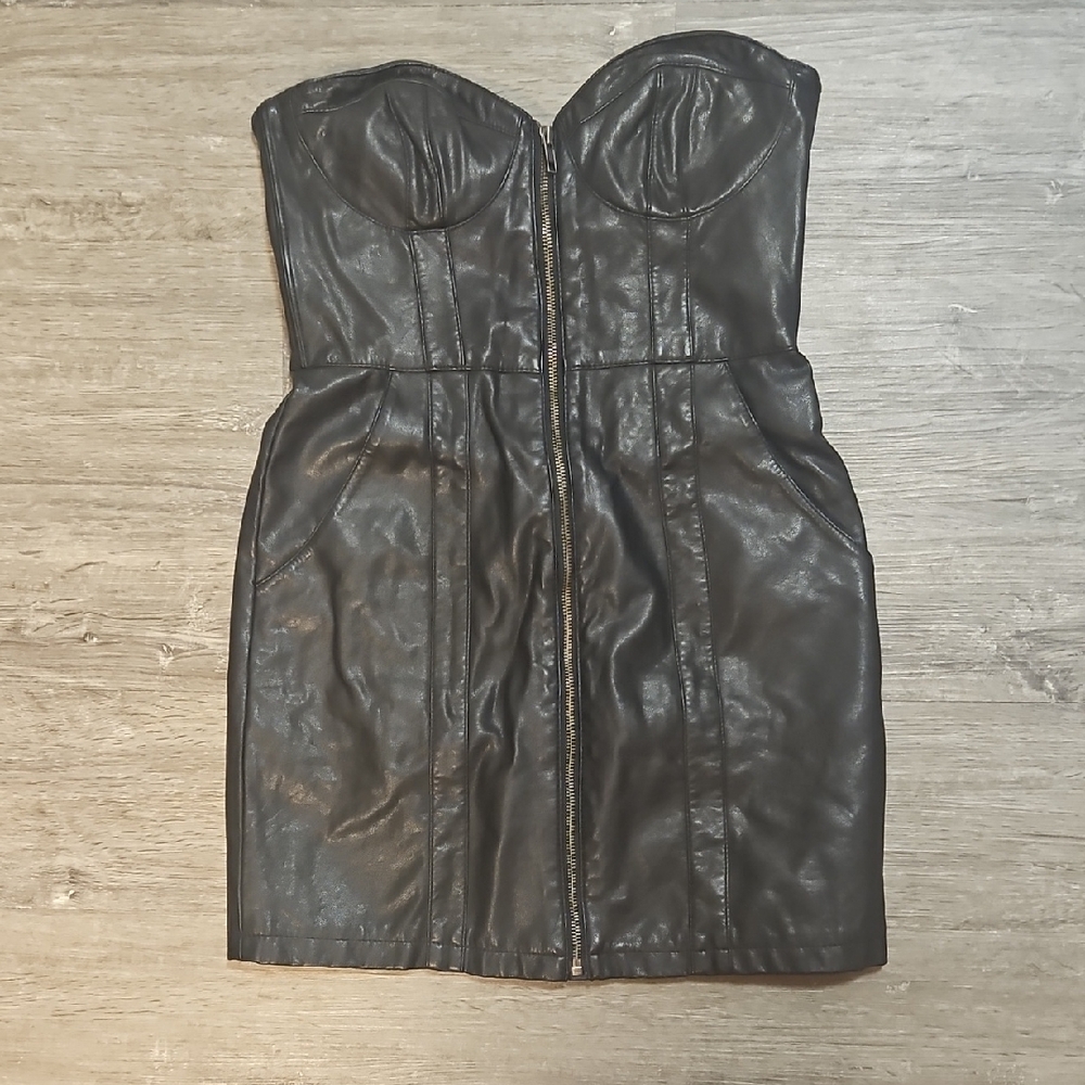 Elegant Black Strapless Dress